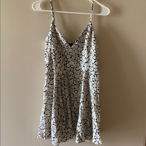 Forever 21 Dresses & Skirts - Forever 21 Sunflower Surplice Neck Dress